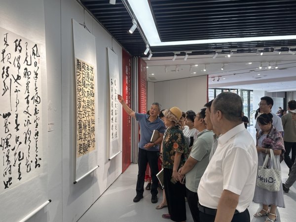 汇利资本 纪念抗战胜利80周年西安市职工书法美术摄影作品展举办